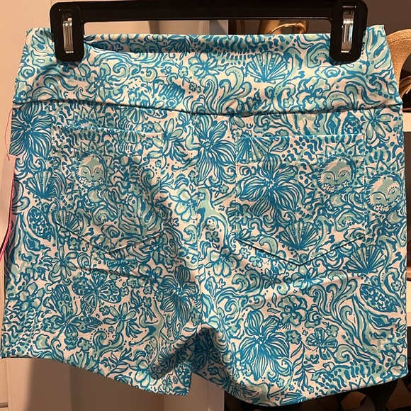 Lilly Pulitzer Golf Shorts size 2 - Picture 4 of 4